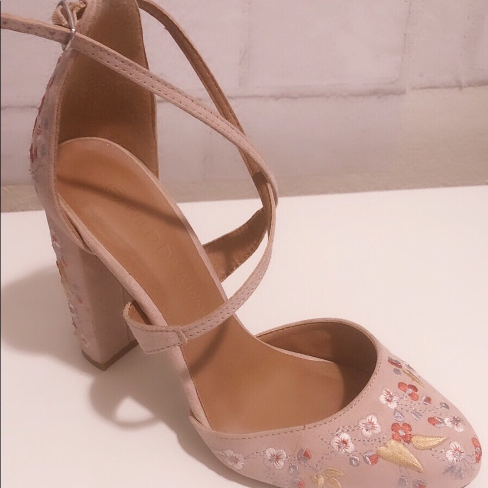 High heels 👠